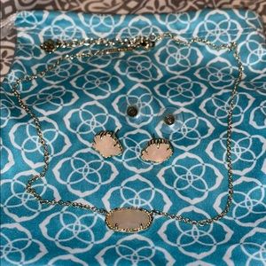 Kendra Scott Necklace & Earring Set!